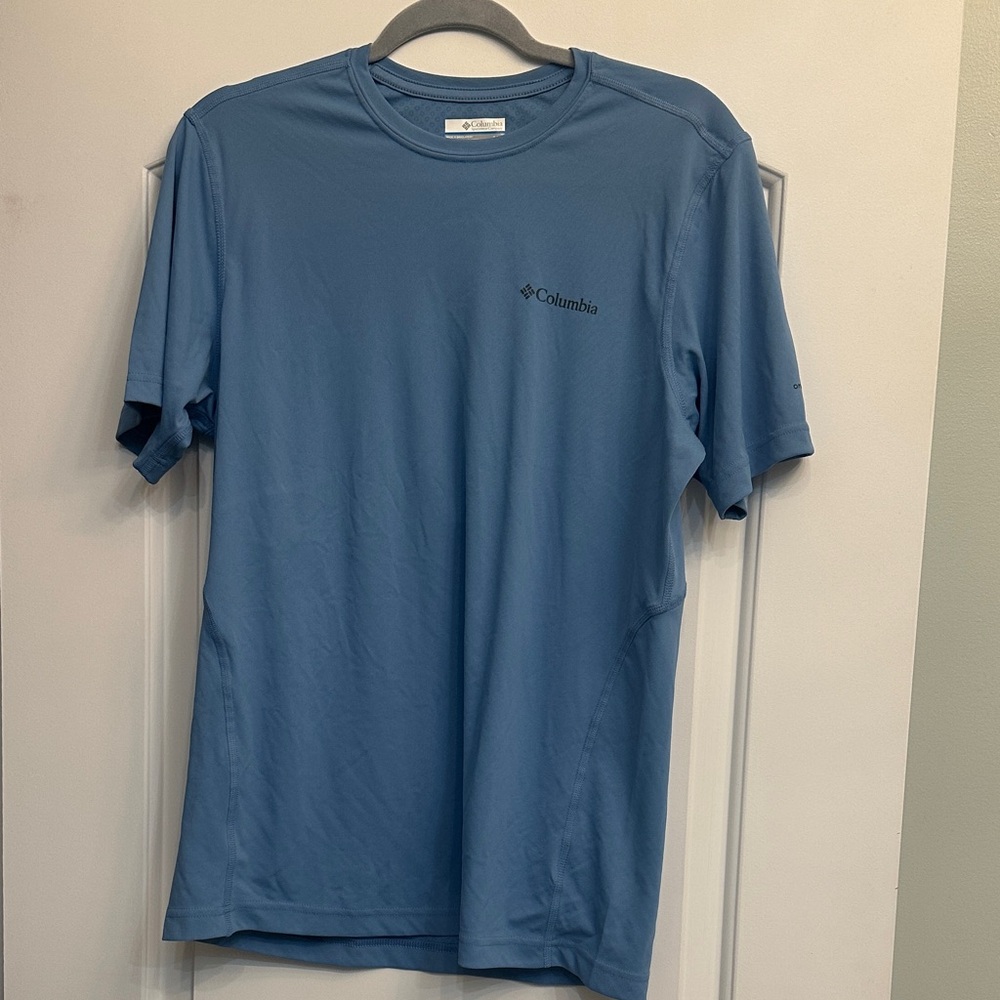 Columbia Men's OmniFreeze Greyish Blue Shirt